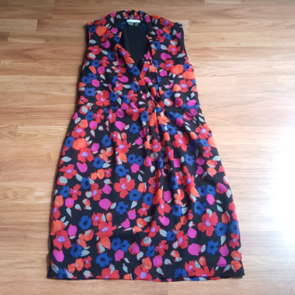Dahlia modern, pop color floral dress